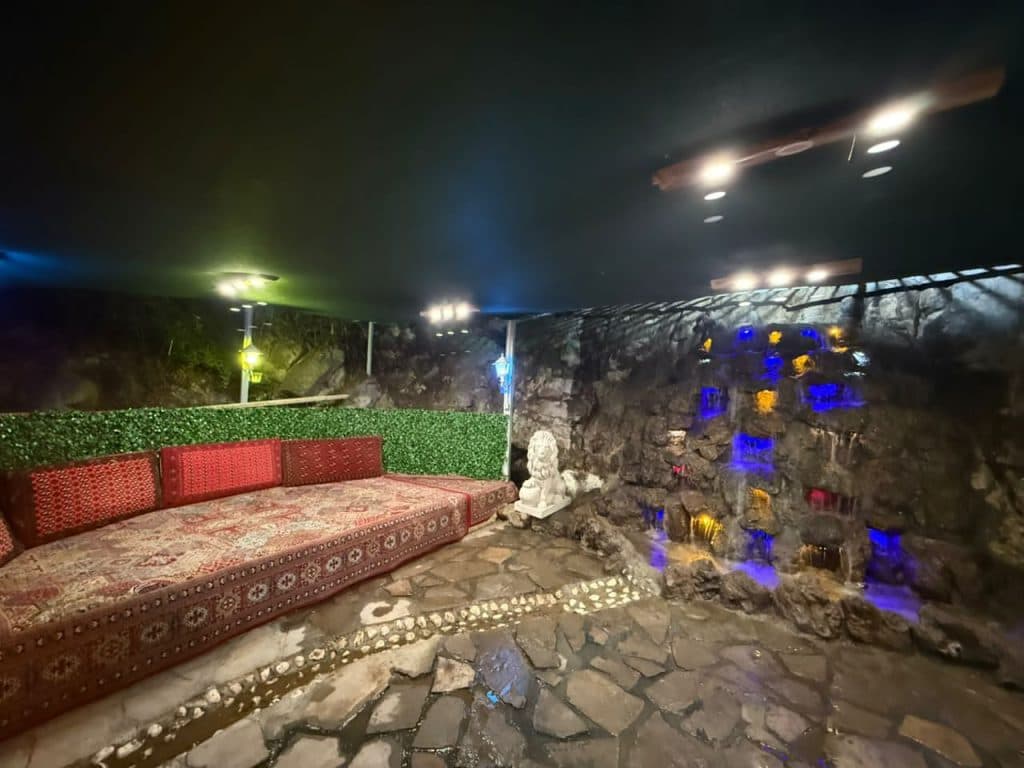 مجتمع گردشگری و اقامتی چشمه بهار در آزادشهر