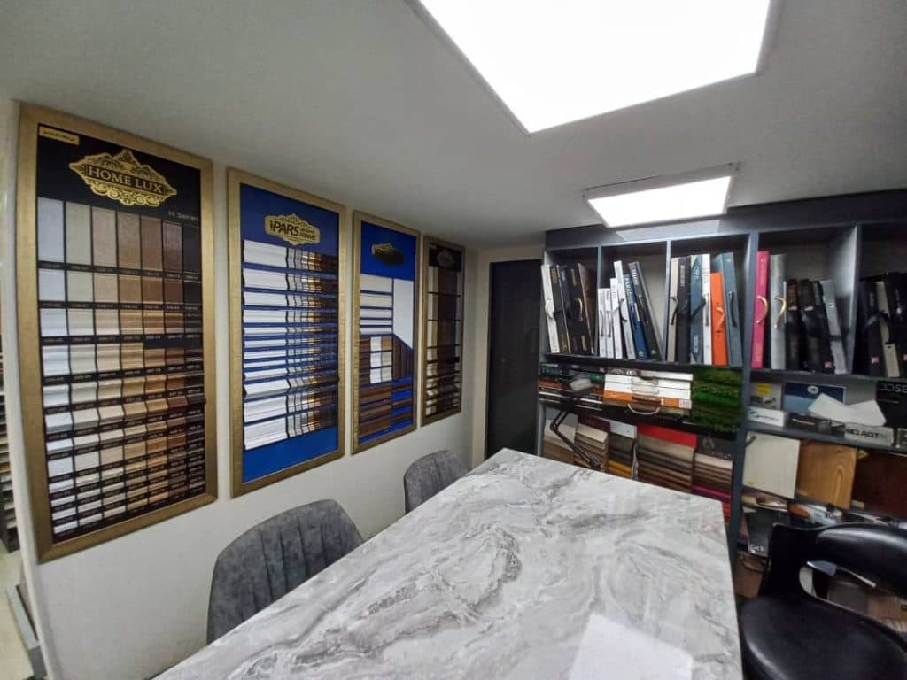 فروش و نصب کاغذ دیواری دکودیزاین در وحید اصفهان