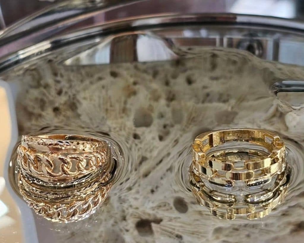 گالری طلای کم اجرت با درصد پایین غلامی در صومعه سرا