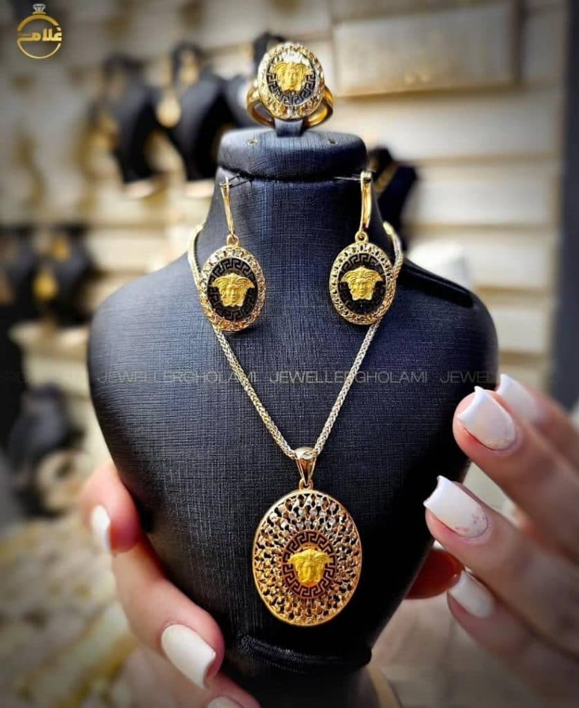 گالری طلای کم اجرت با درصد پایین غلامی در صومعه سرا