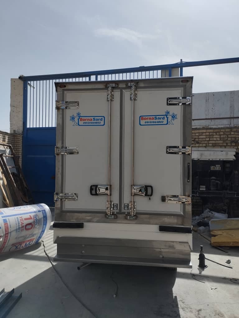 تولید فروش یخچالهای کامیون و کامیونت برنا سرد سپاهان کاظمی در اصفهان