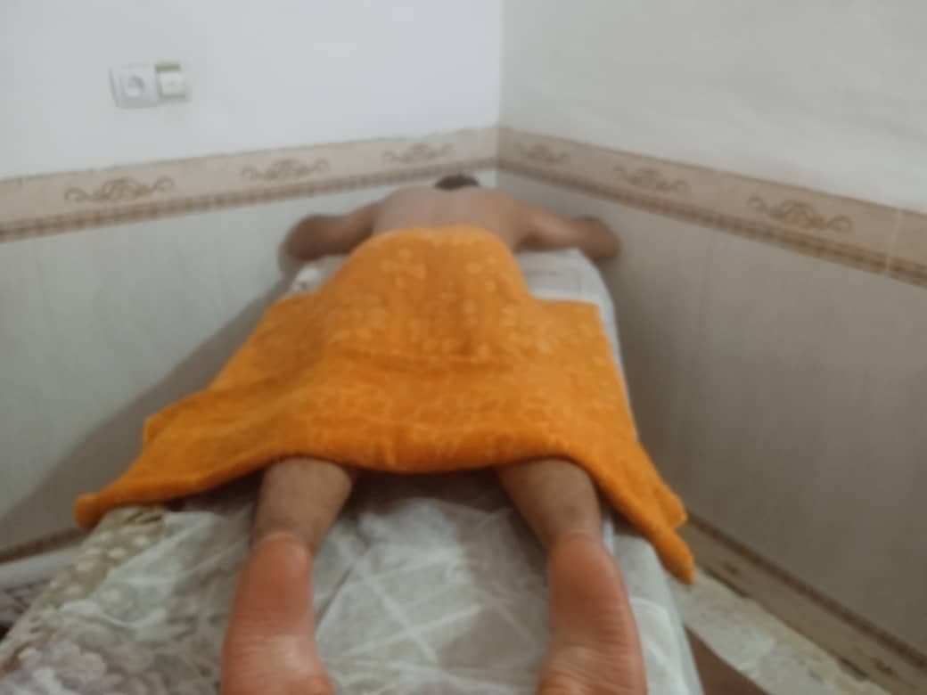 خدمات تخصصی ماساژ درمانی و ریلکسی گل نرگس جمالی در سرداران شیراز