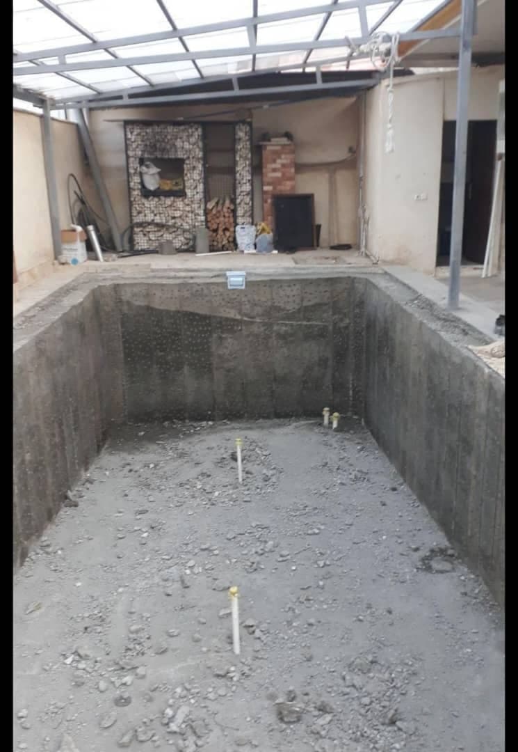 ساخت و اجرا استخر بتنی علیرضا مخصوصی در سهیلیه کرج