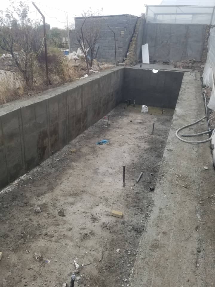 ساخت و اجرا استخر بتنی علیرضا مخصوصی در سهیلیه کرج