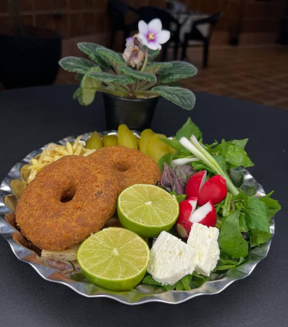 رستوران بیرون بر بگیر ببر در لاهیجان