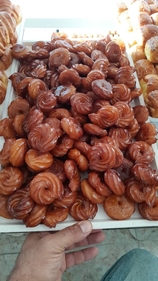 تولید و پخش عمده شیرینی و کلوچه خرمایی سیستانی کارن در مشهد