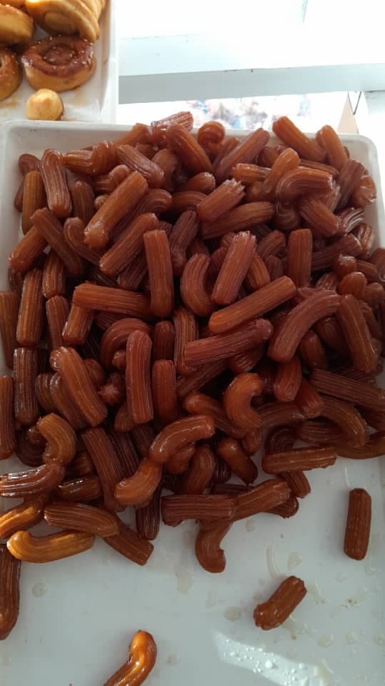 تولید و پخش عمده شیرینی و کلوچه خرمایی سیستانی کارن در مشهد