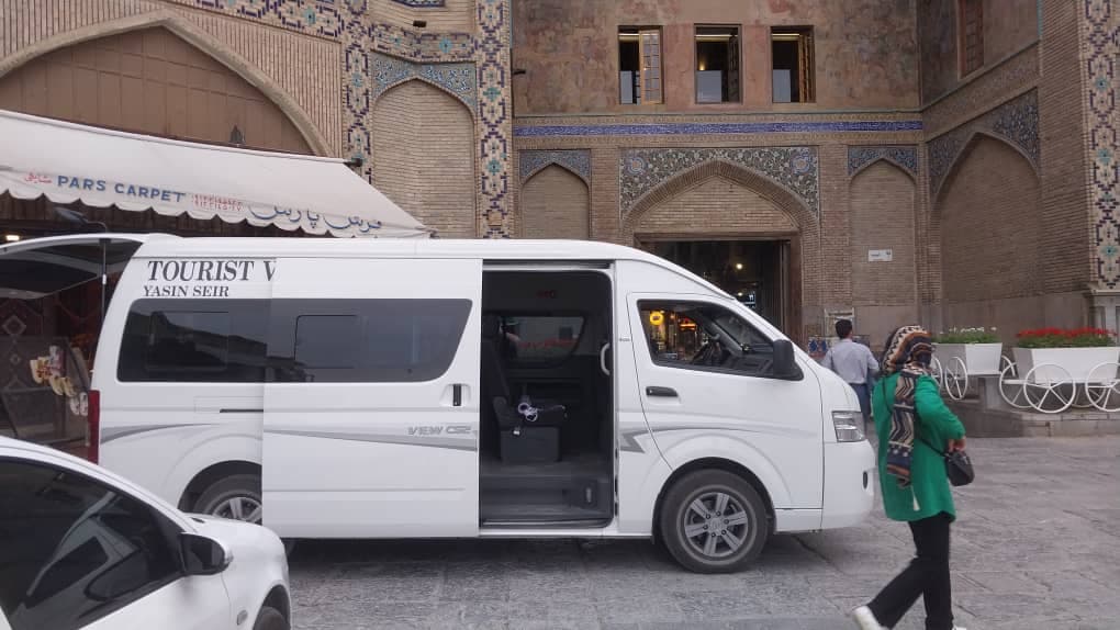 اجاره ون تشریفاتی و توریستی vip یاسین سیر به مدیریت موسوی در اصفهان