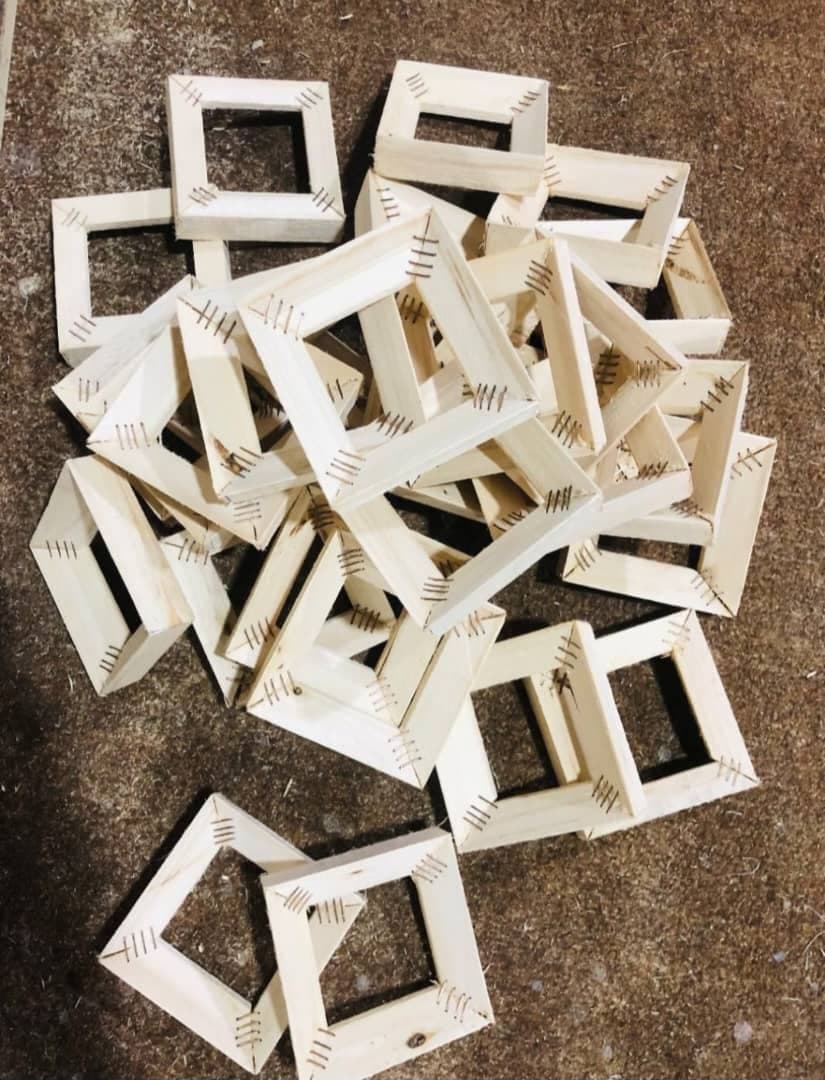 تولیدی بوم نقاشی هنر به مدیریت رعنایی بجنورد