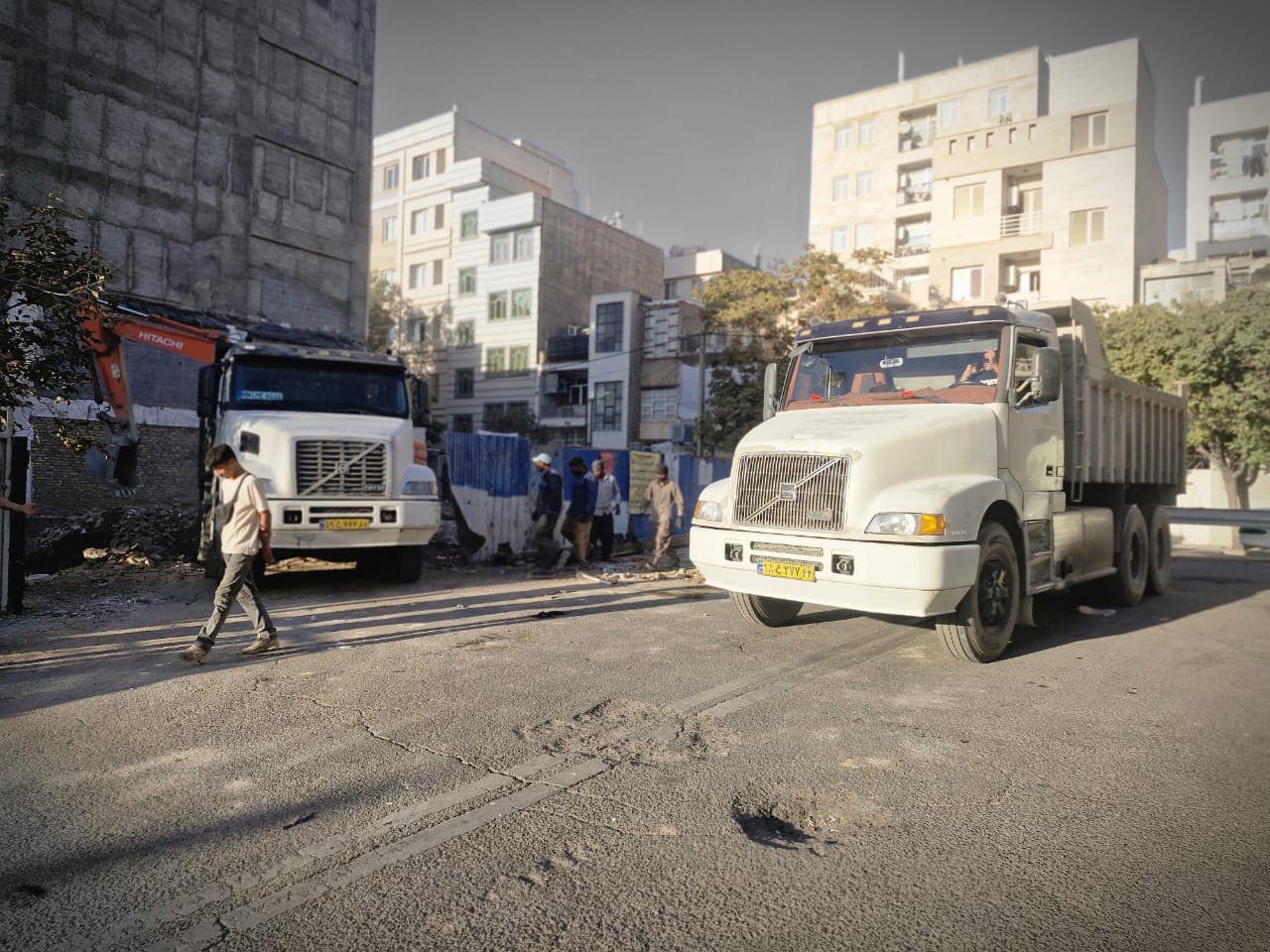 تخریب و خاکبرداری گروه پیمانکاری غلامی در شمال تهران