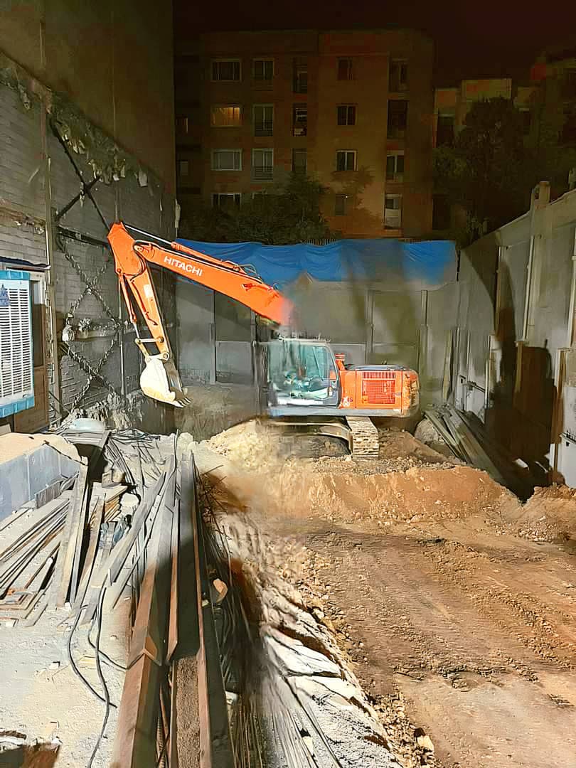 تخریب و خاکبرداری گروه پیمانکاری غلامی در شمال تهران