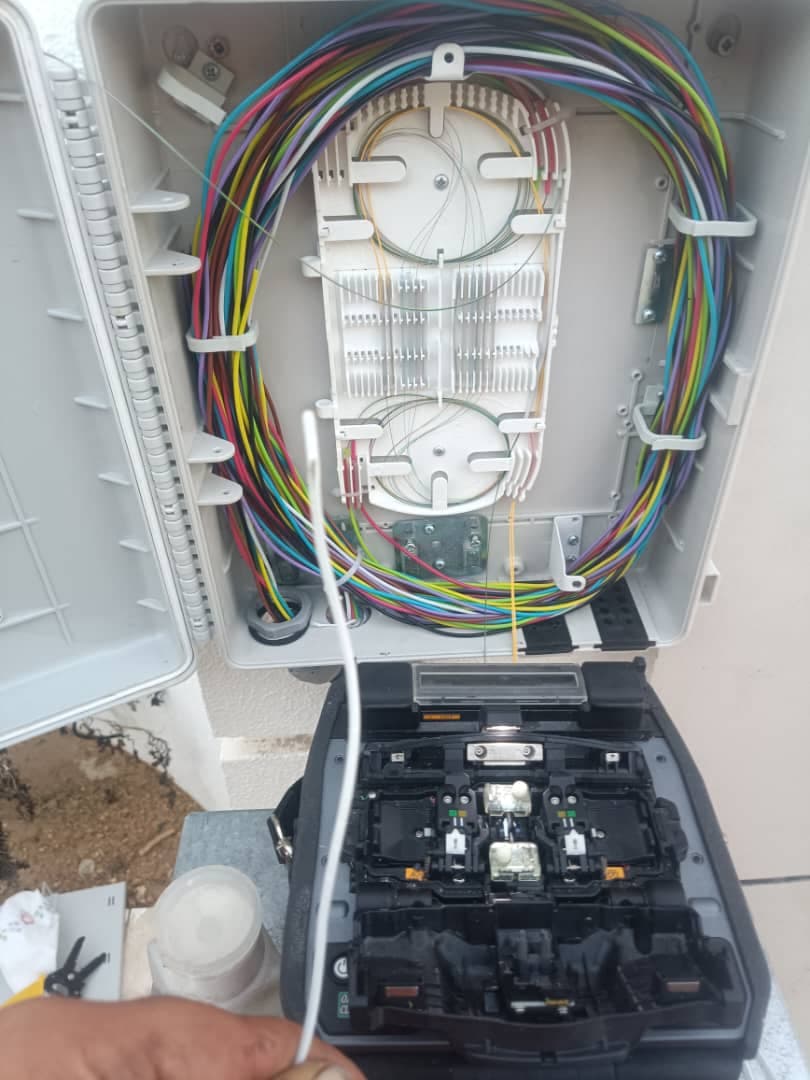 اجرای فیوژن فیبر نوری عبادی در کیش