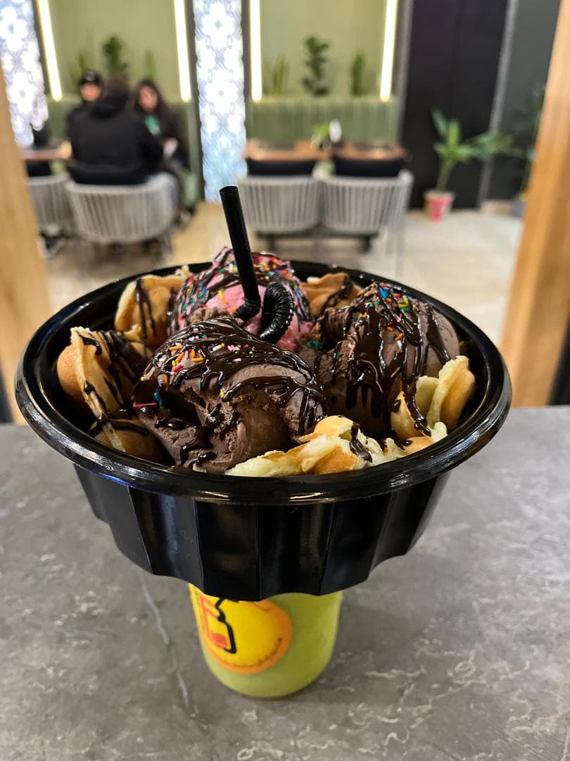 آبمیوه بستنی انرژی بند به مدیریت پویا میرزایی در نکا