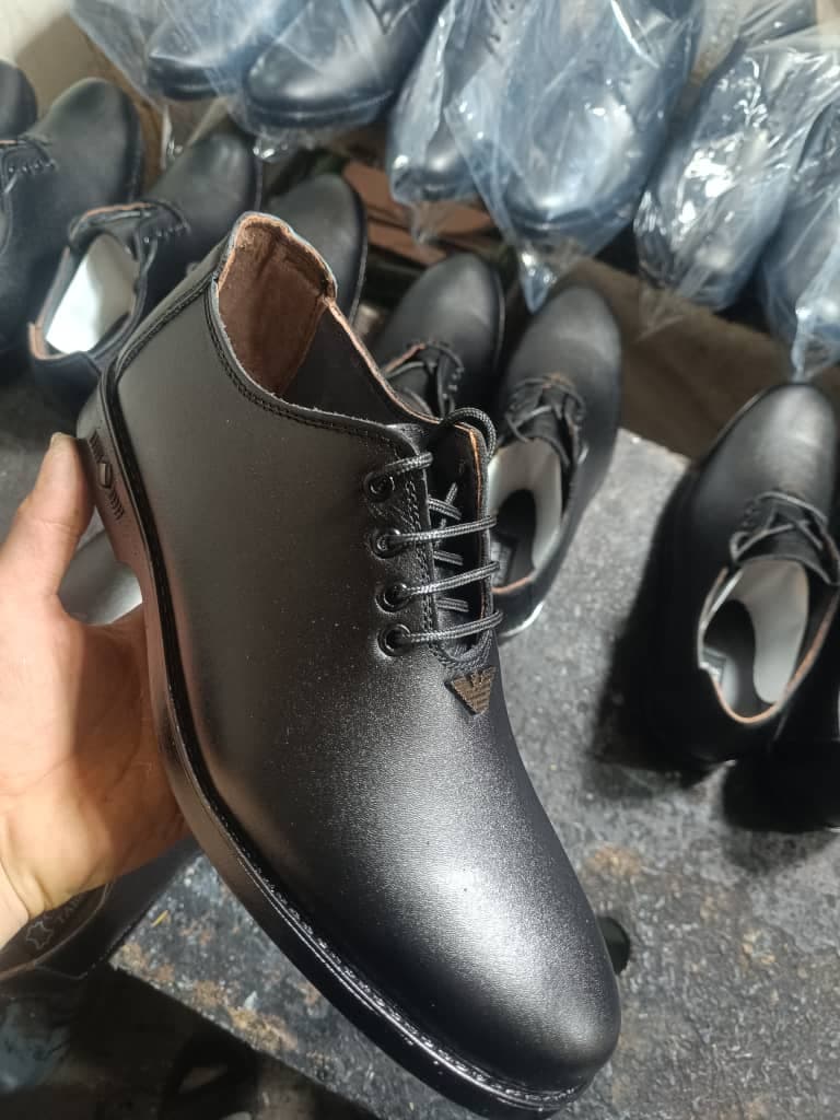 تولید و پخش کفش مردانه آراسته در اهر