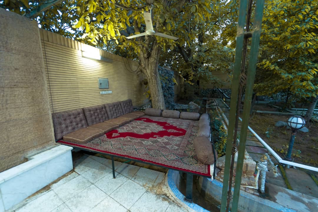 اجاره روزانه ویلای استخردار باغی نو در روستای طزرجان یزد