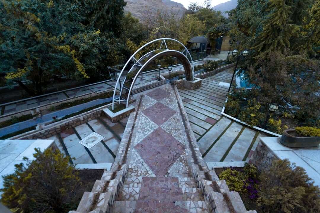 اجاره روزانه ویلای استخردار باغی نو در روستای طزرجان یزد