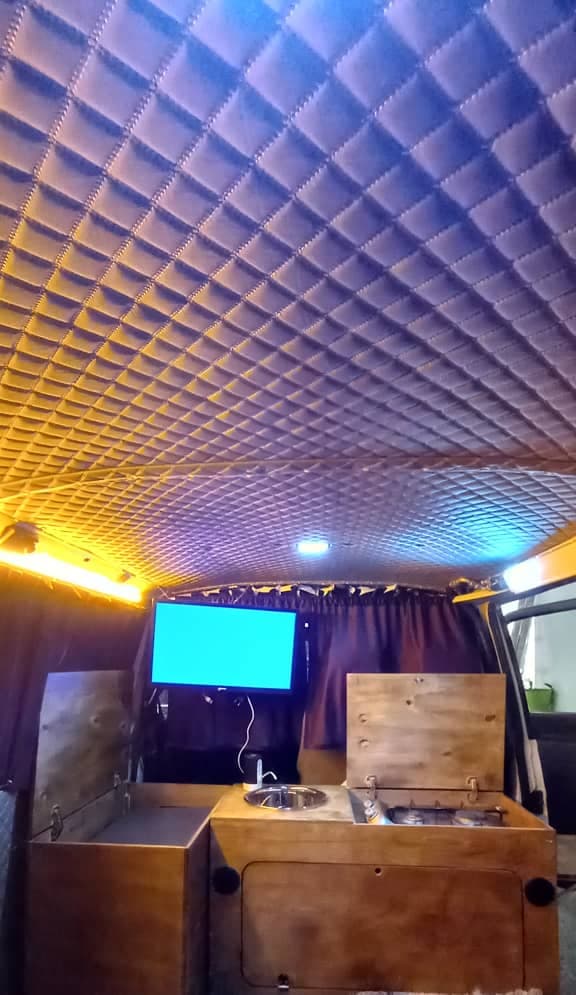 اجاره و رزرو ون vip توریستی دلنورد در مشهد