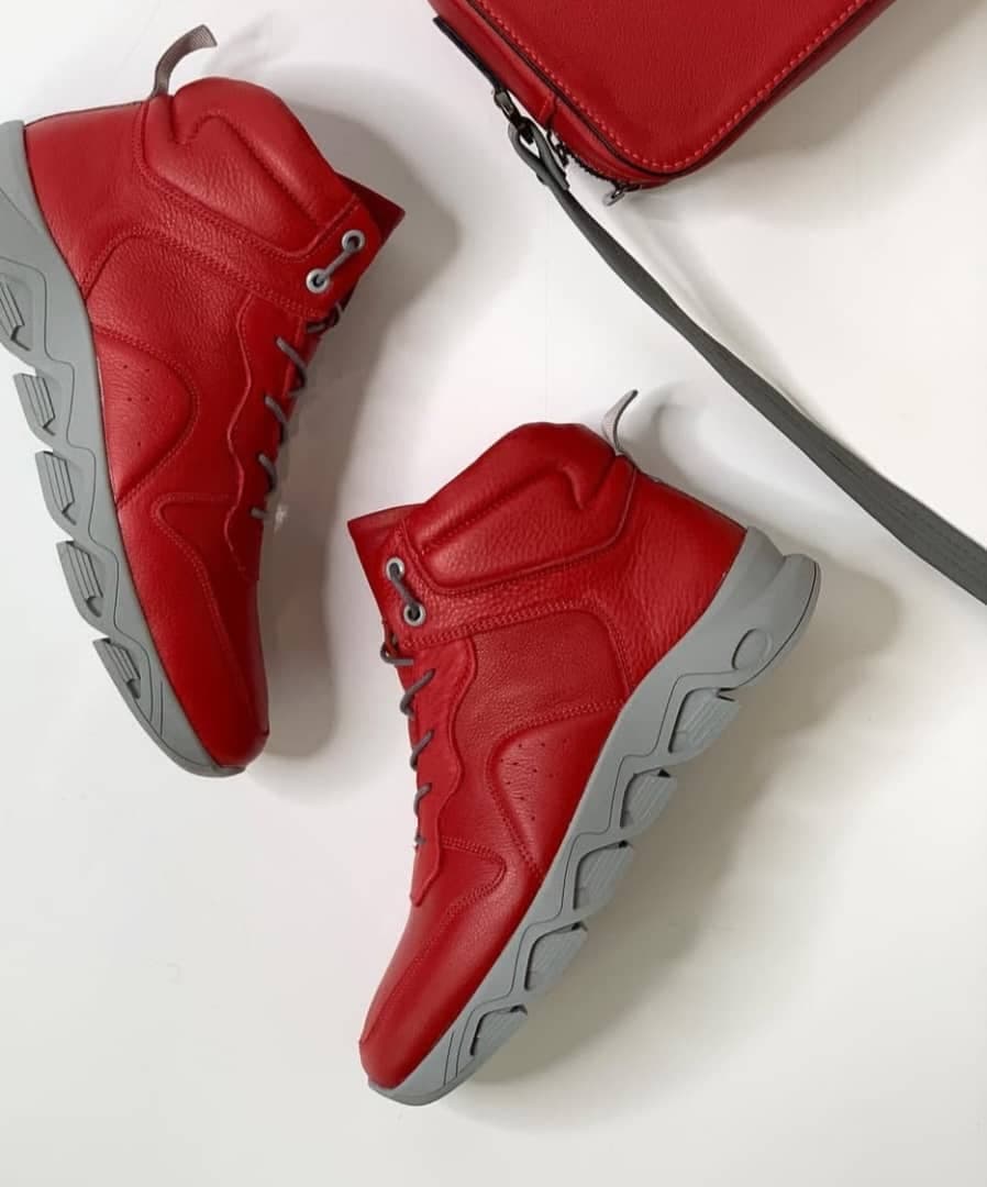 تولید و فروش عمده کفش و کتانی سلین در نسیم شهر