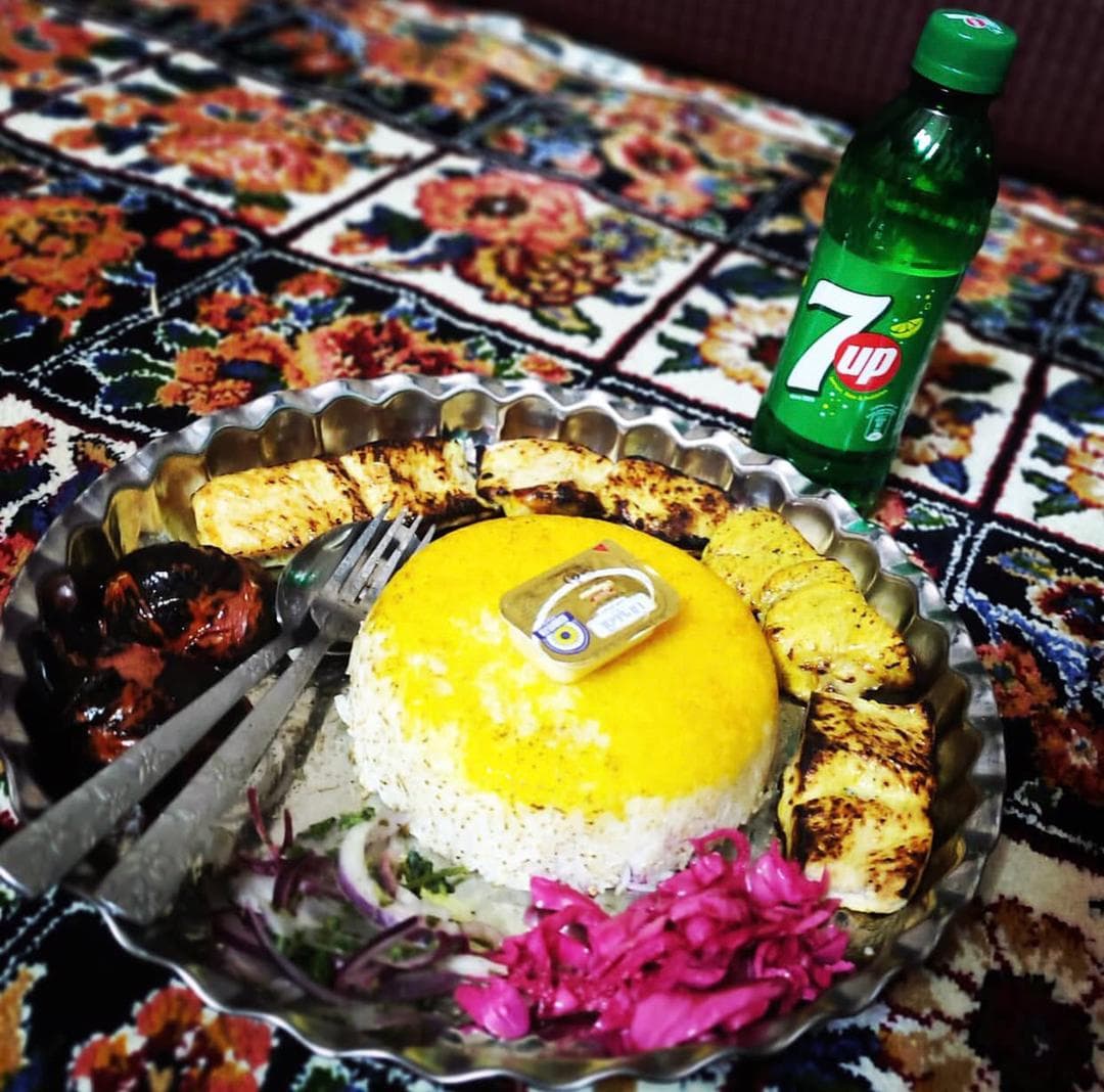 کافه رستوران باران در هشتگرد