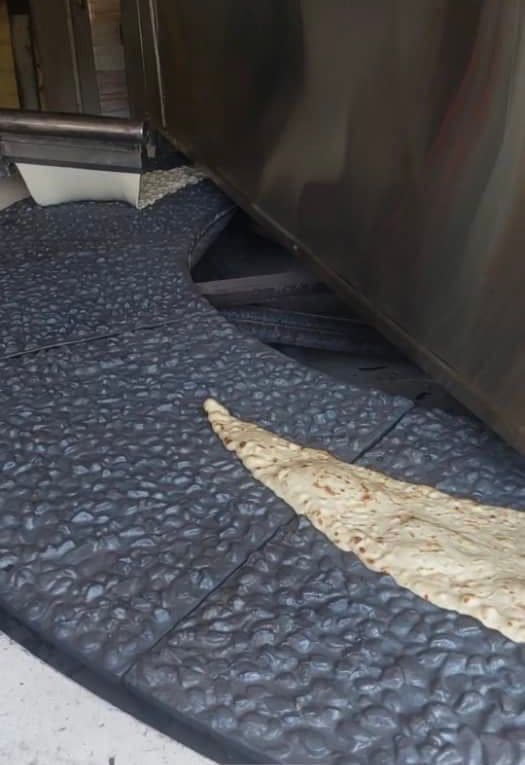 تولید دستگاه های نانوایی سنگک و بربری گروه صنعتی فیروزی بهنان تبریز