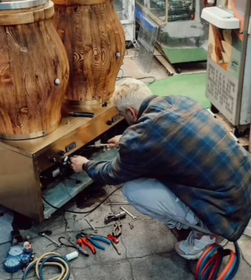 تعمیرات یخچال در محل انزل سرما بندر در بندرانزلی