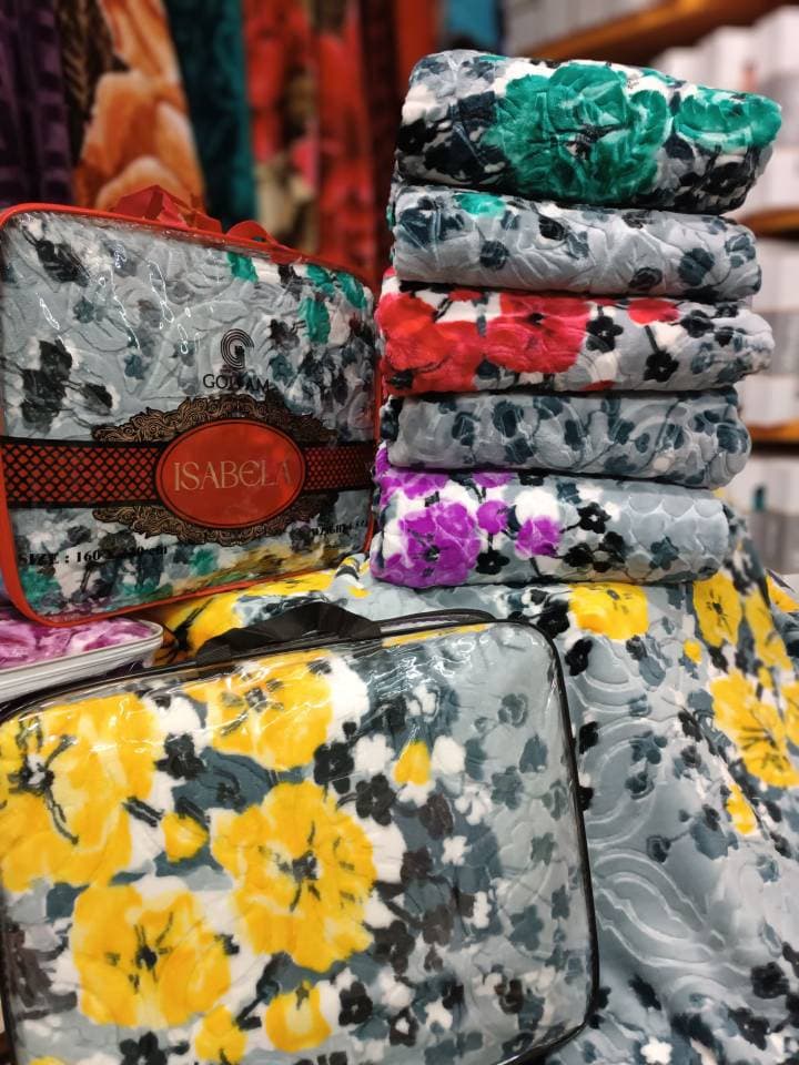 فروش و پخش عمده پتو دنیای خواب موسوی در الوند قزوین