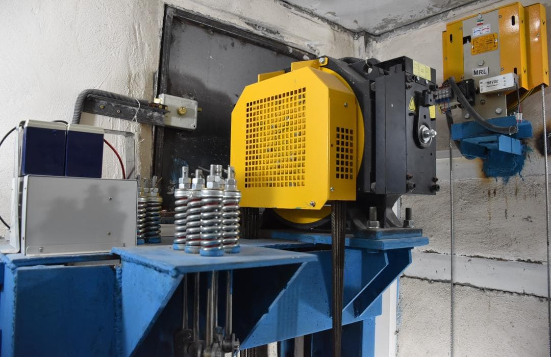 نصب و سرویس آسانسور کششی و هیدرولیک سپهر آسانسور مشهد