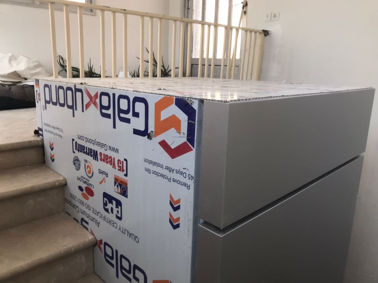 اجرای پوشش دور آسانسور و پله برقی حامد در اصفهان