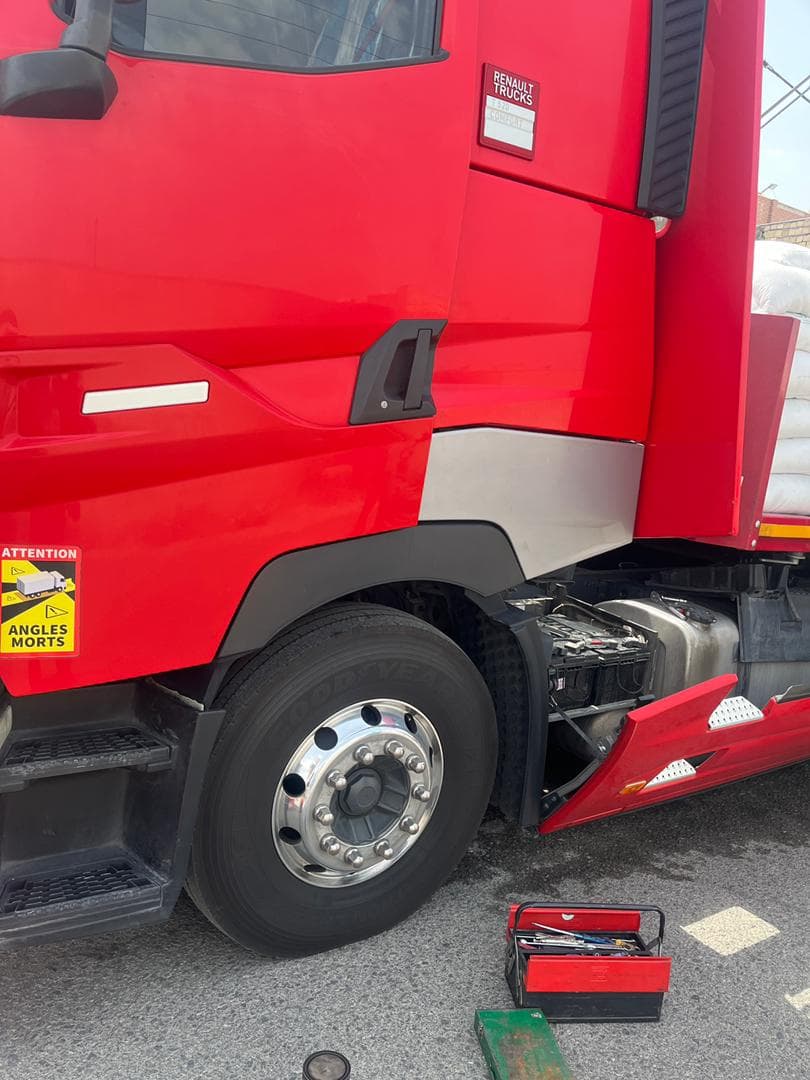 فروش و نصب باطری کامیون و ماشین سنگین حسنی در زنجان