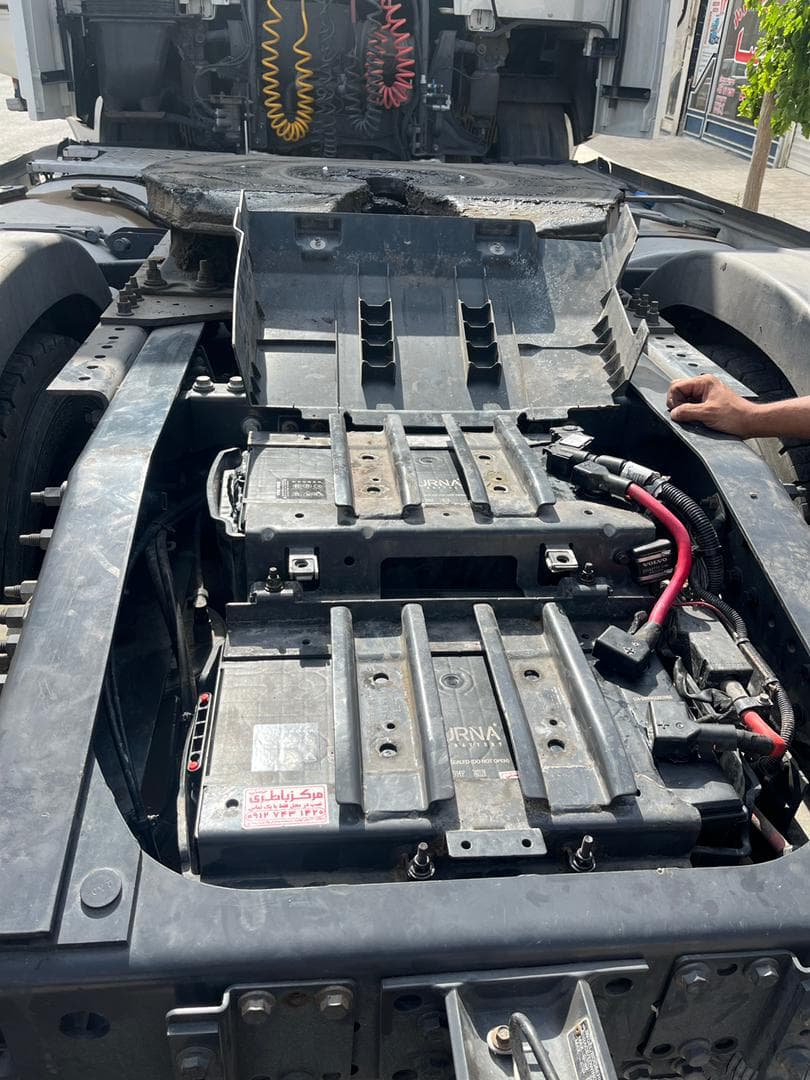 فروش و نصب باطری کامیون و ماشین سنگین حسنی در زنجان