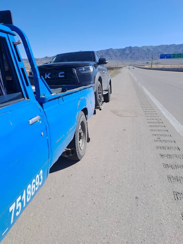 نیسان یدک کش با چرخ گیر حقدان در اشتهارد