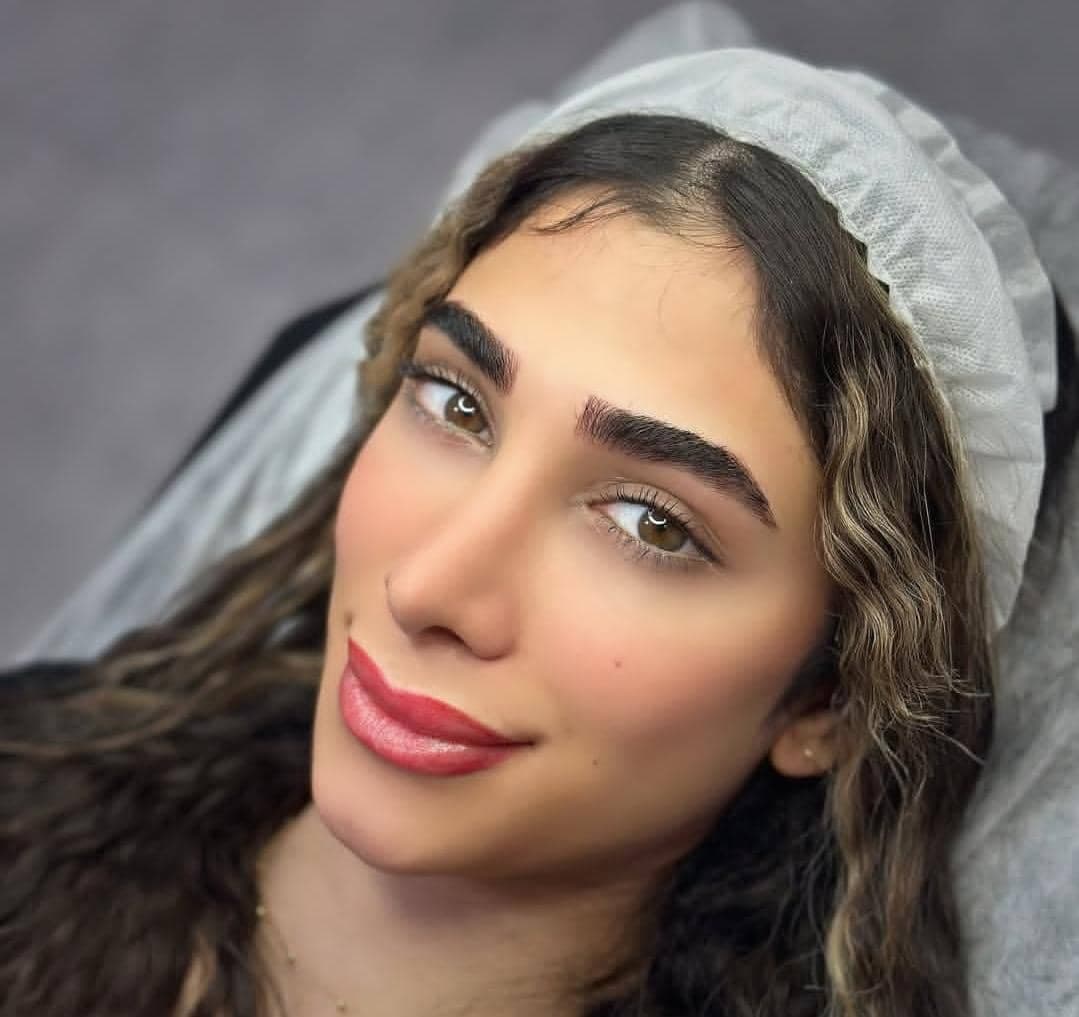 آموزش خدمات تخصصی آرایش دائم و شیدینگ لب فاطمه شاهی در آمل