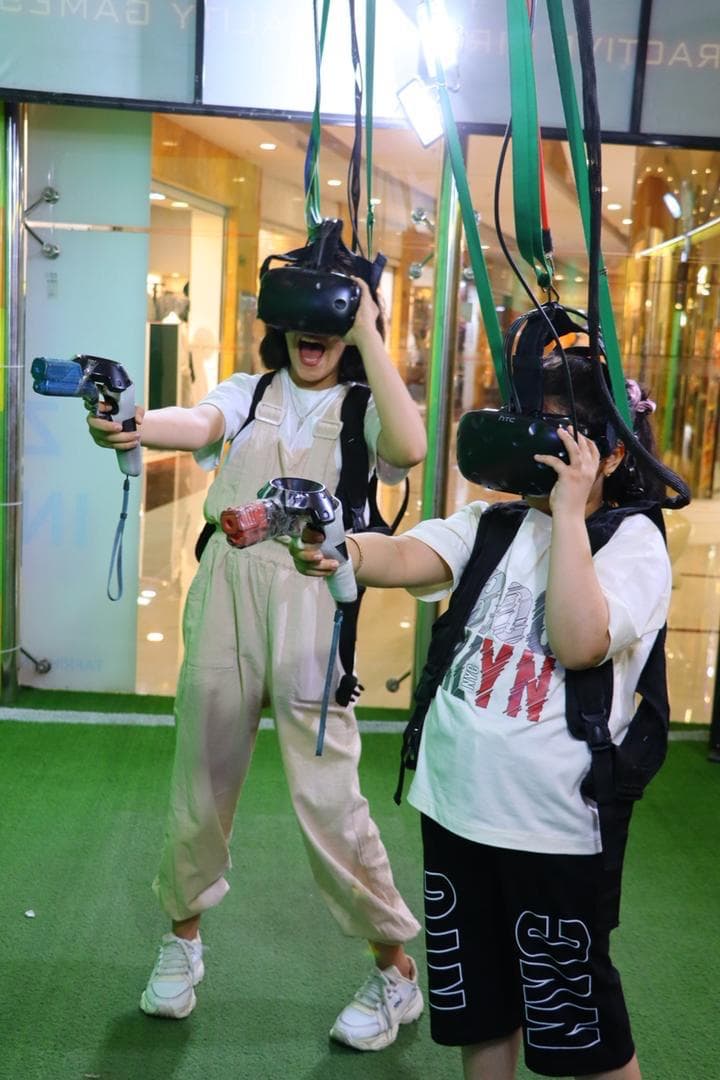 سینما واقعیت مجازی مجتمع تفریحی آرمان در خیابان نواب مشهد