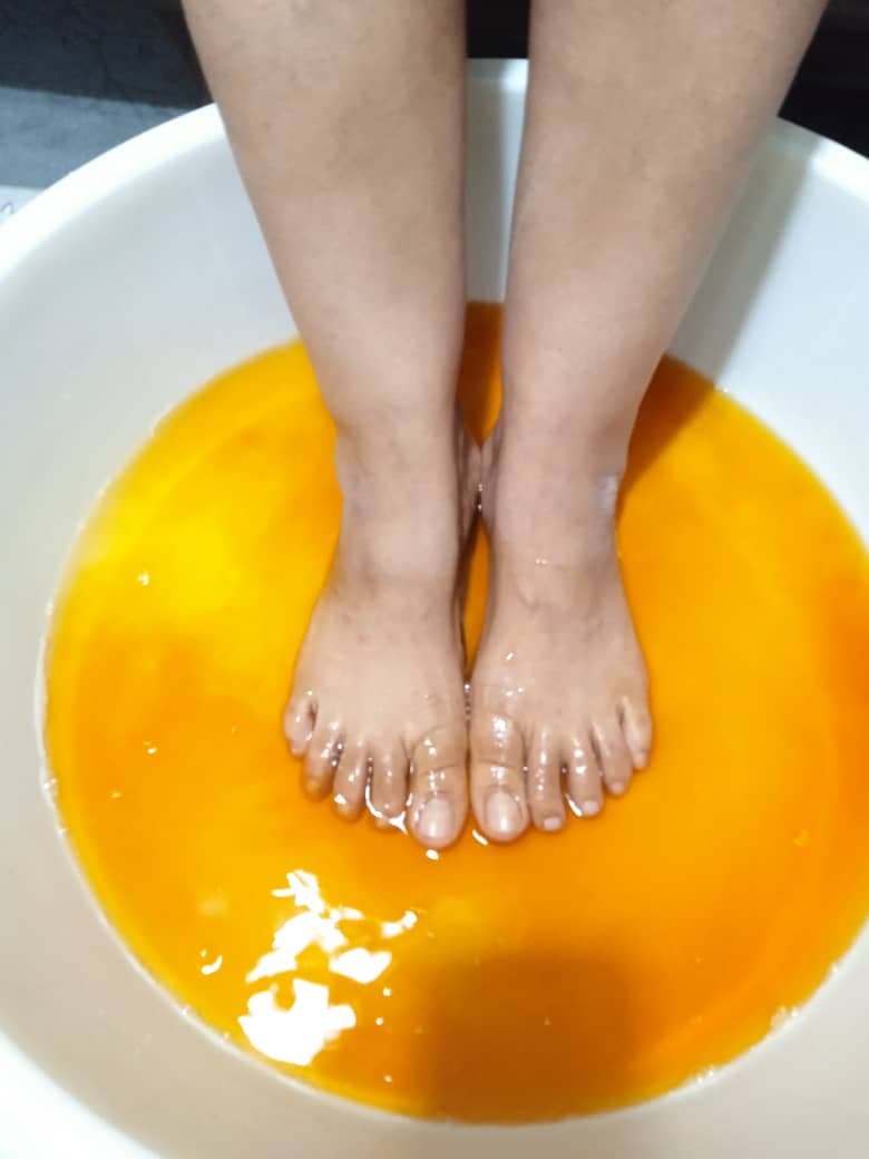 خدمات تخصصی ماساژ درمانی و ریلکسی گل نرگس جمالی در سرداران شیراز