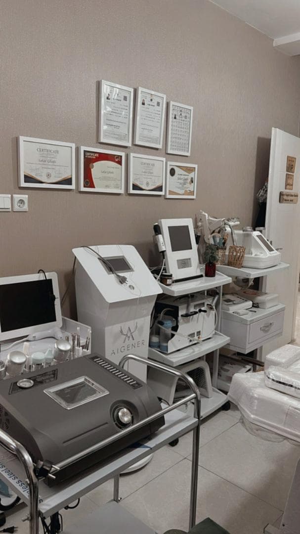 آموزشگاه مراقبت پوست و مو سحر قطبی در اهواز