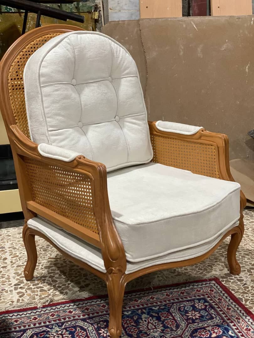 تولید و تعمیر مبلمان دنیا دیده در جاده رشت به فومن