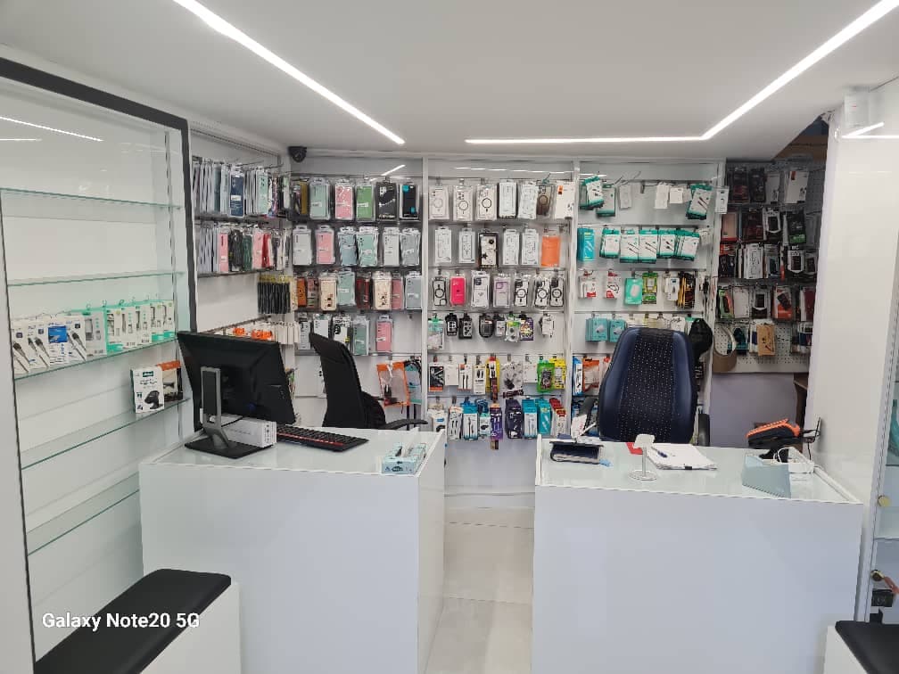 فروش موبایل و لوازم جانبی سعادت در پل وحید اصفهان