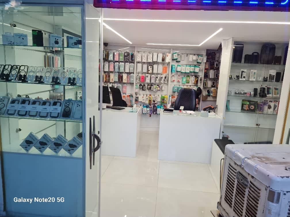 فروش موبایل و لوازم جانبی سعادت در پل وحید اصفهان