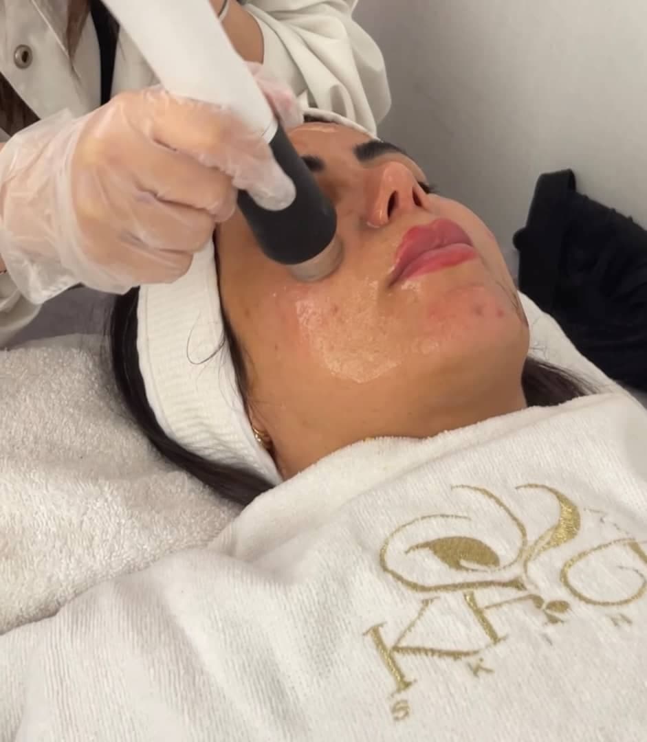 مرکز تخصصی پوست و زیبایی هستی خلیلی تهران