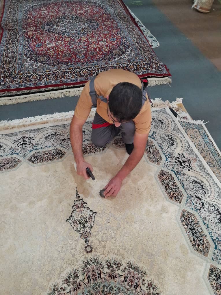 خدمات شستشوی فرش ماشینی و دستباف قالیشویی جوان به مدیریت پویان شادی در لاهیجان