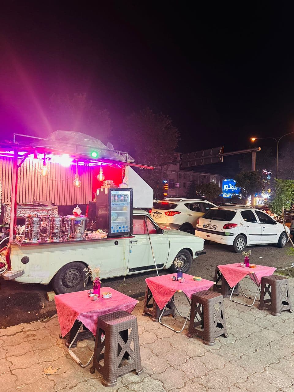 چای فروشی ماشینی تی نوش در شهر رشت