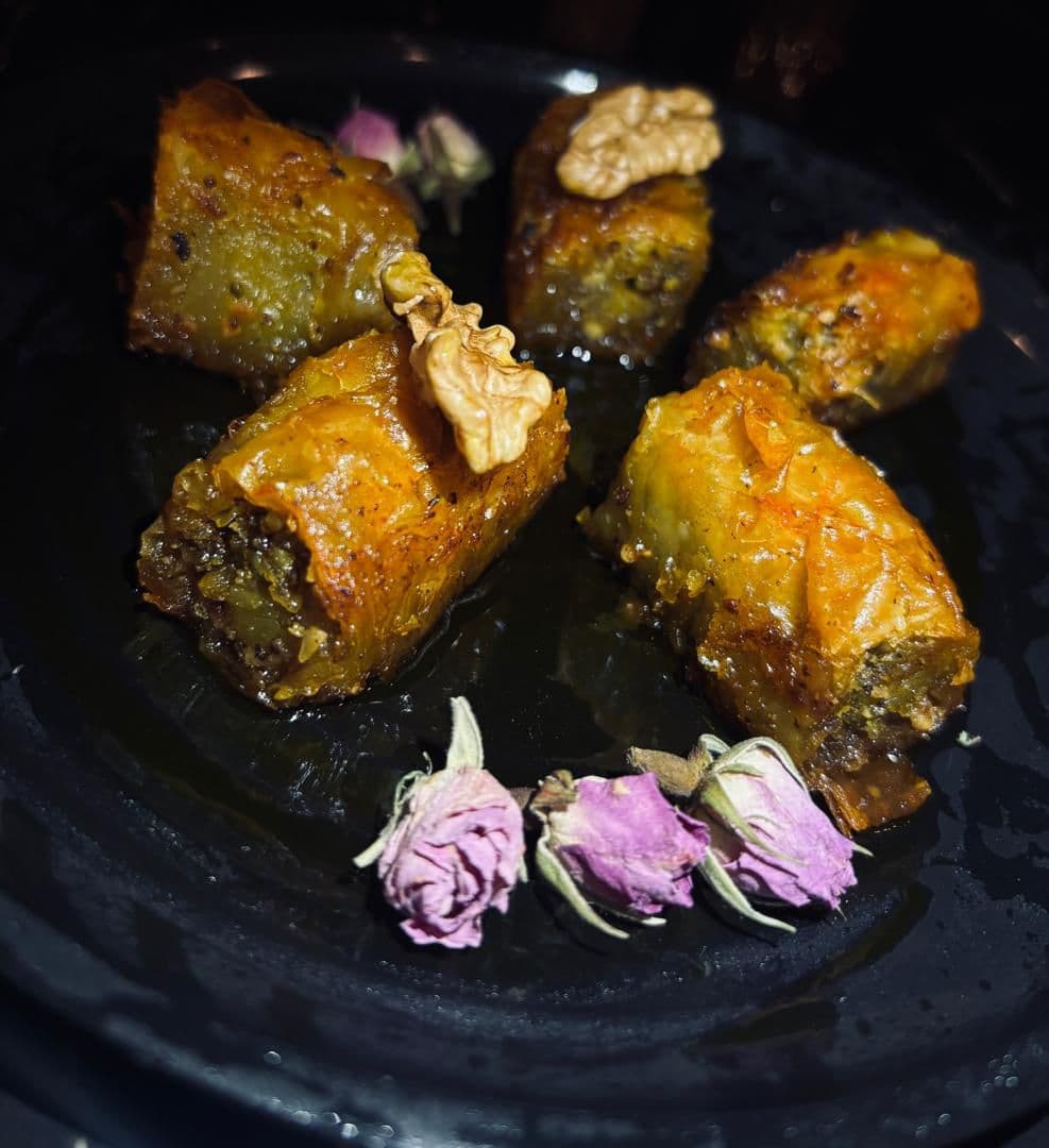 کافه رستوران میم با موزیک زنده در جاده رشت به انزلی