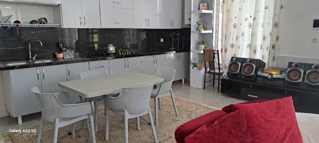 اقامتگاه بومگردی باغ گیلاس در آشخانه