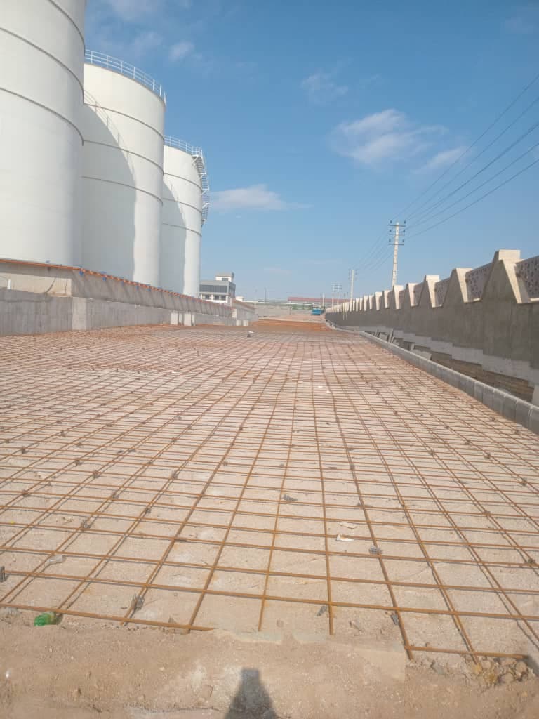 بتن ریزی کف با ماله پروانه ای حاجوی در قزوین