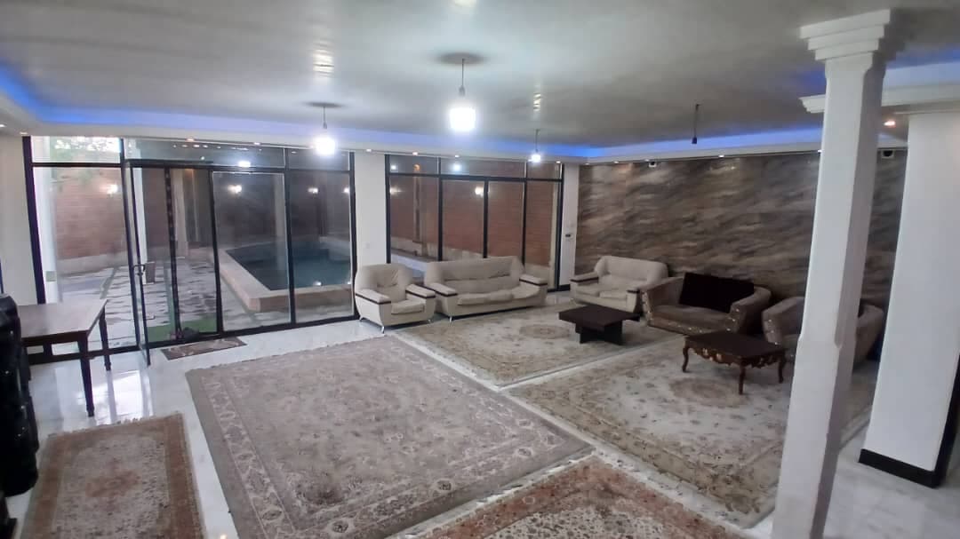 اجاره ویلا باغ استخردار کرمی در کرج