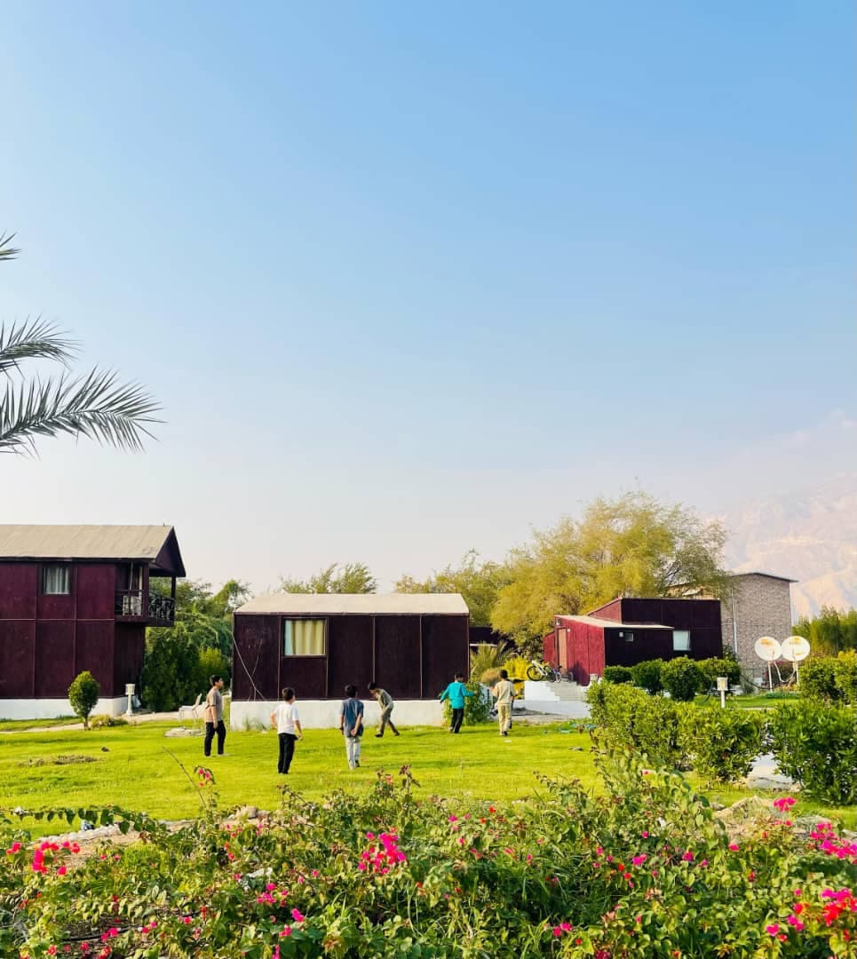 دهکده گردشگری ساحلی پازارلند در عسلویه