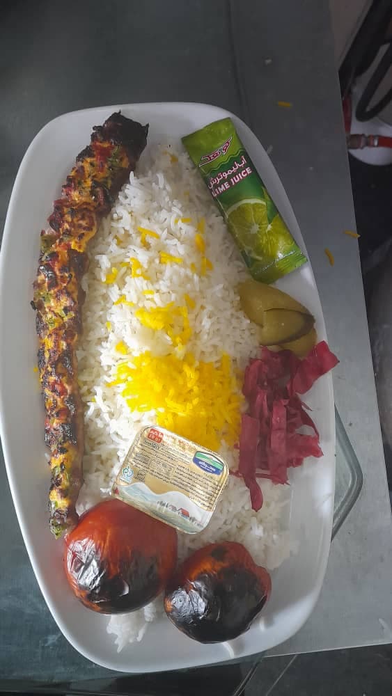 رستوران سنتی شهریار به مدیریت زهره وند در ملایر