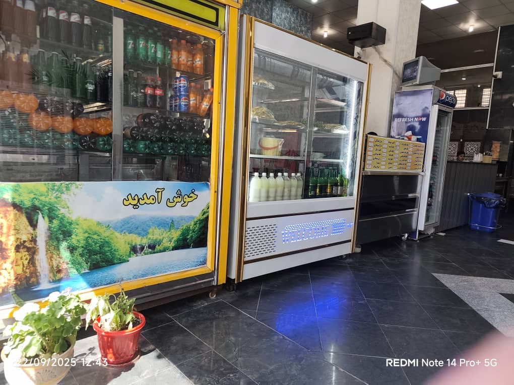 رستوران سنتی شهریار به مدیریت زهره وند در ملایر